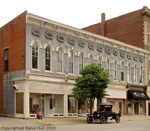 Italianate commercial building in Connersville Indiana