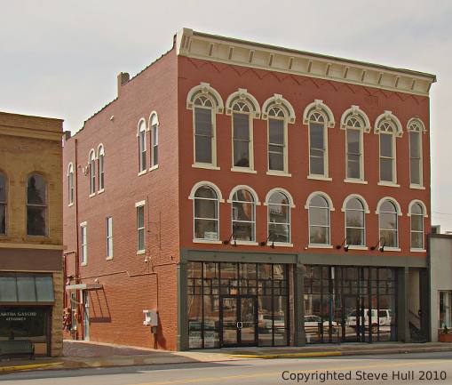 Italianate commercial building in Noblesville Indiana