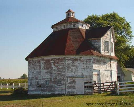 Octagonal barn in Shelby county Indiana